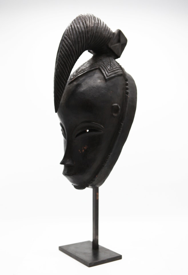 Ren&eacute; Buthaud's mask diagonal view