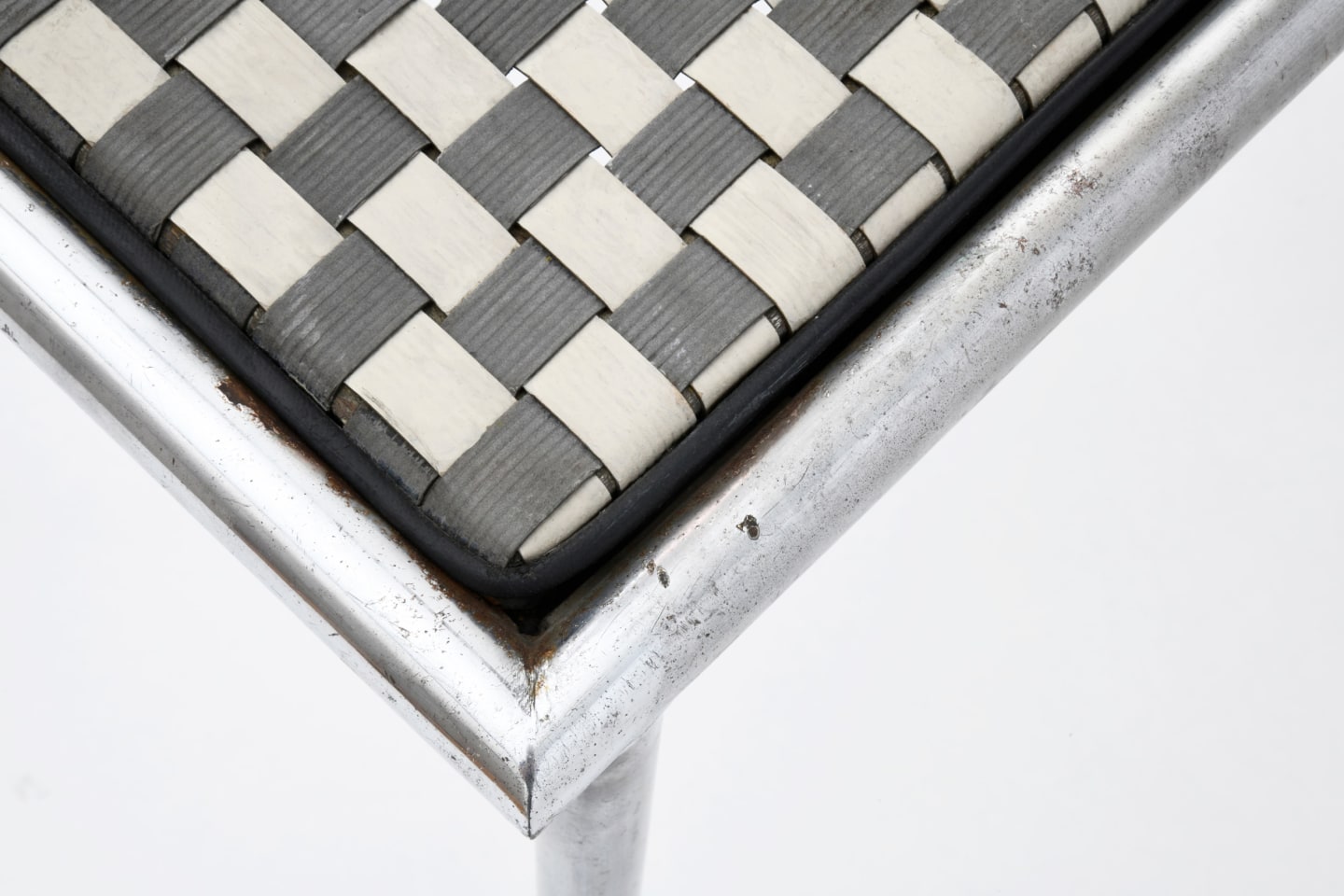 Ren&eacute; Herbst table detailed view of table top and metal frame