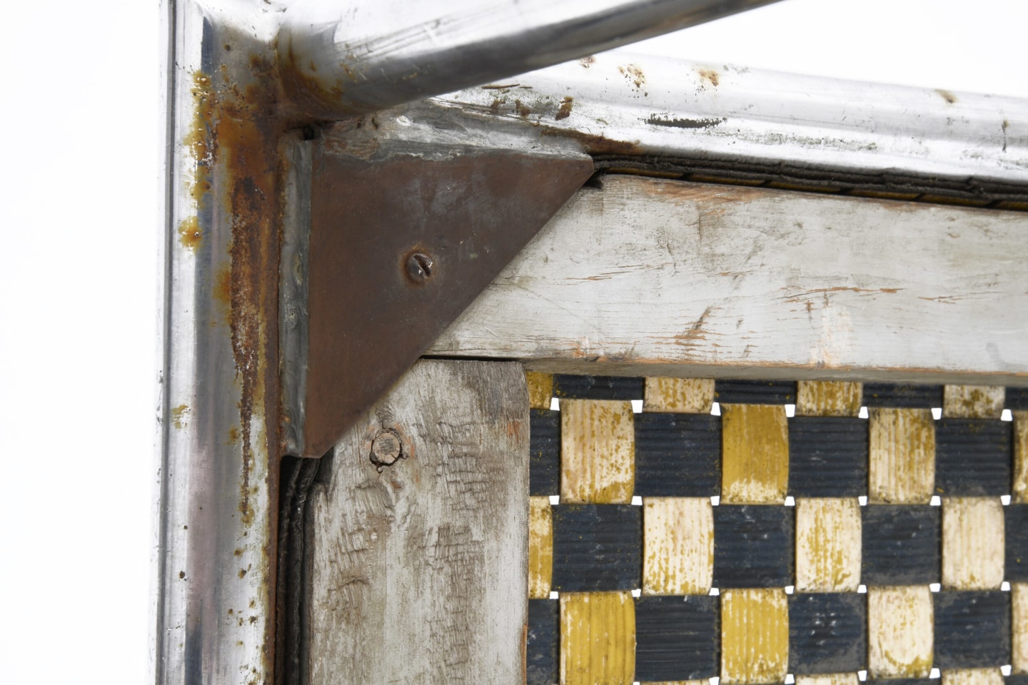 Ren&eacute; Herbst table detailed view of underneath the table