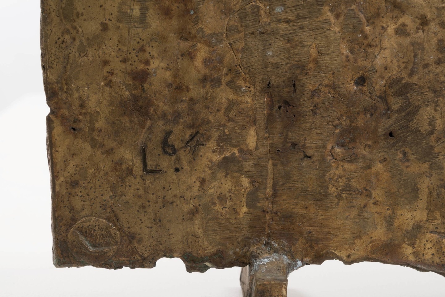 Algae Liberaki's bronze sculpture detailed view of signature on back