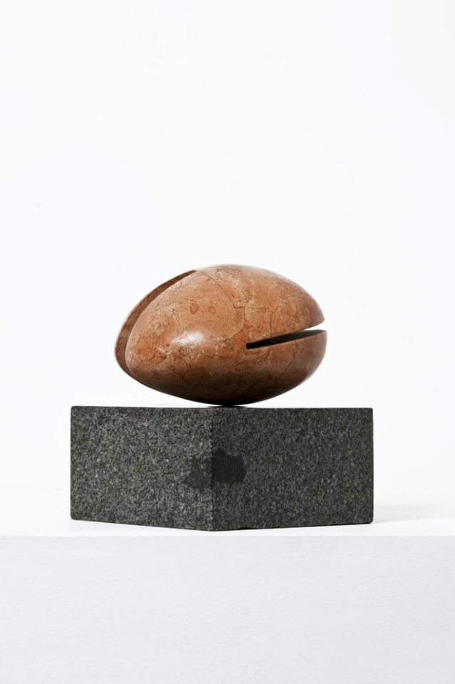 Pierre Székely's marble sculpture, side view