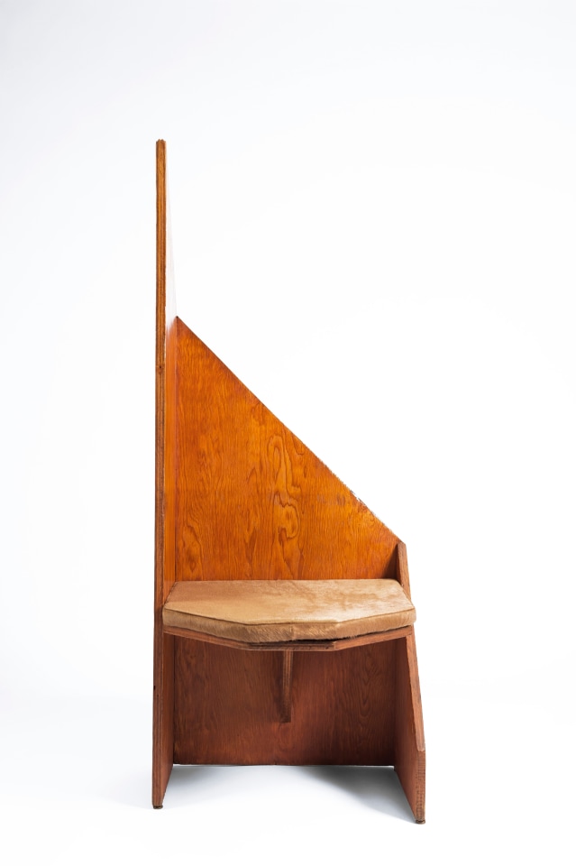 Herv&eacute; Baley's large chair front view