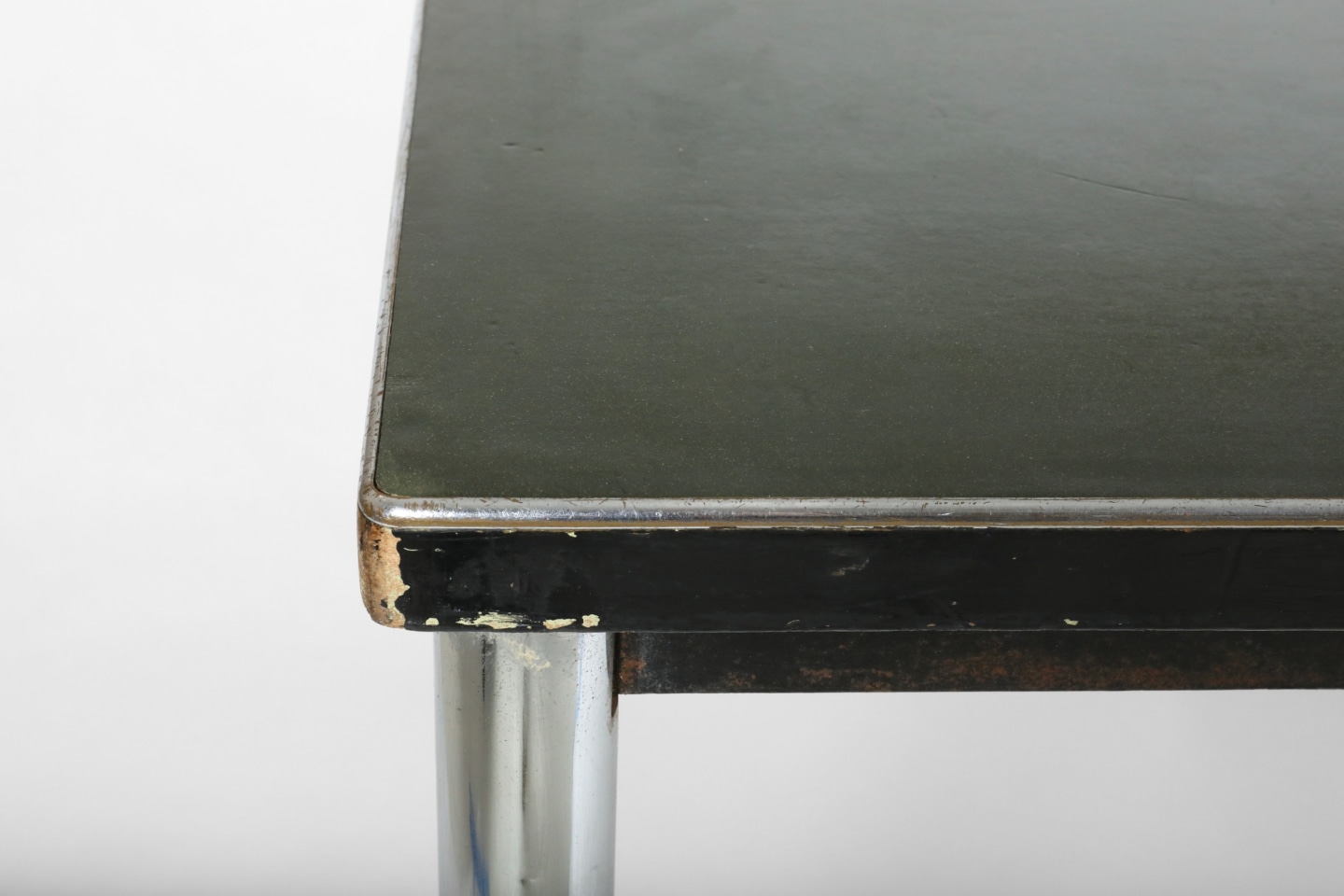 Le Corbusier, Pierre Jeanneret and Charlotte Perriand Table , c.1934_detailed view of another table edge