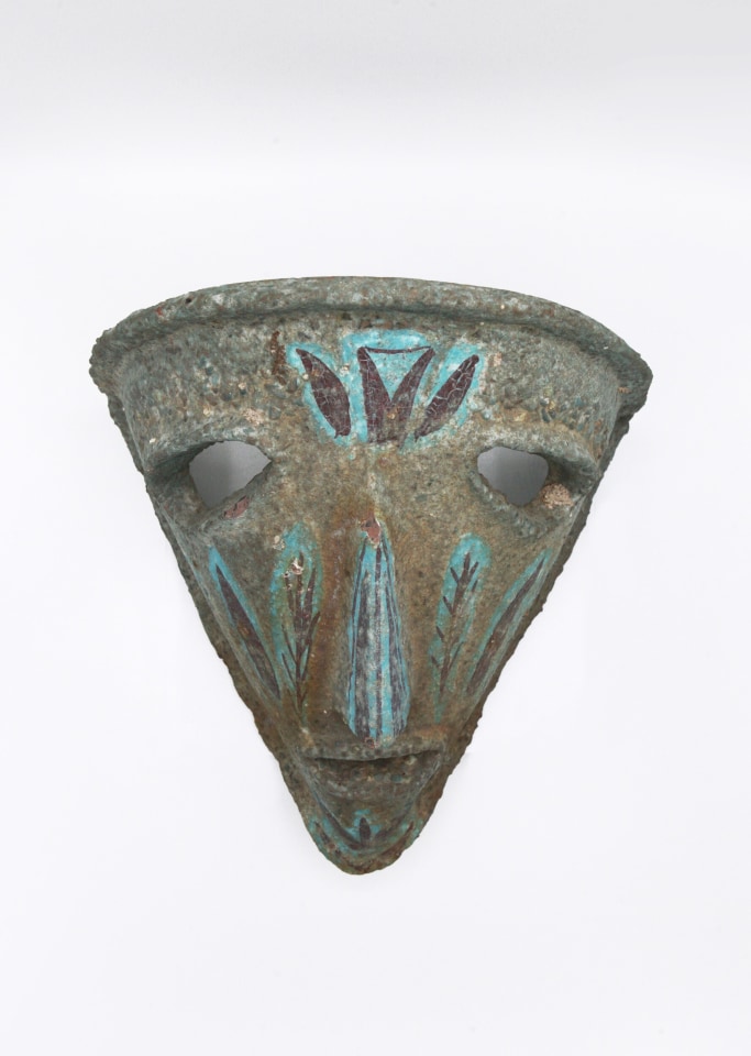 Accolay mask straight view