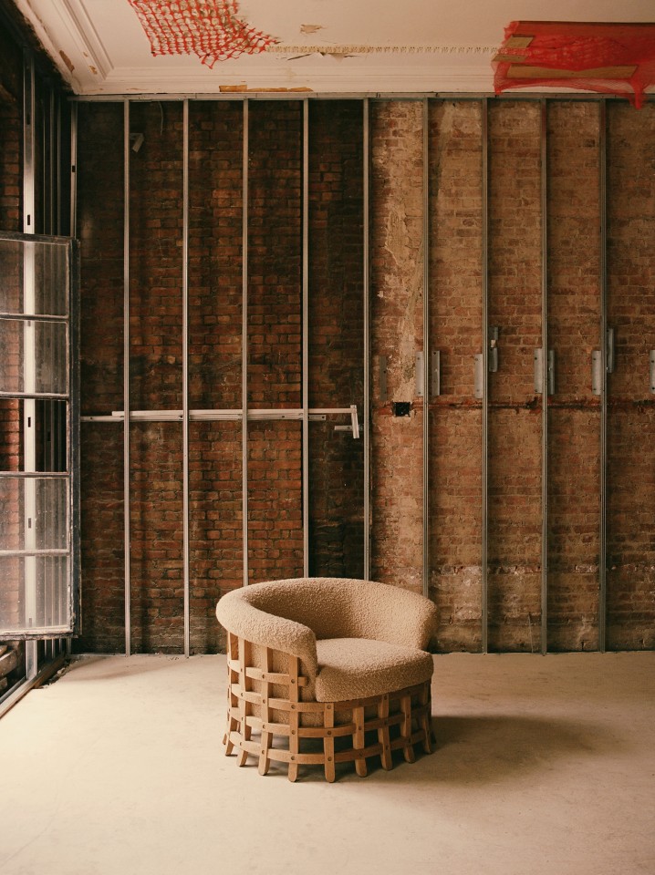 Studio Giancarlo Valle's cage armchair, full front view