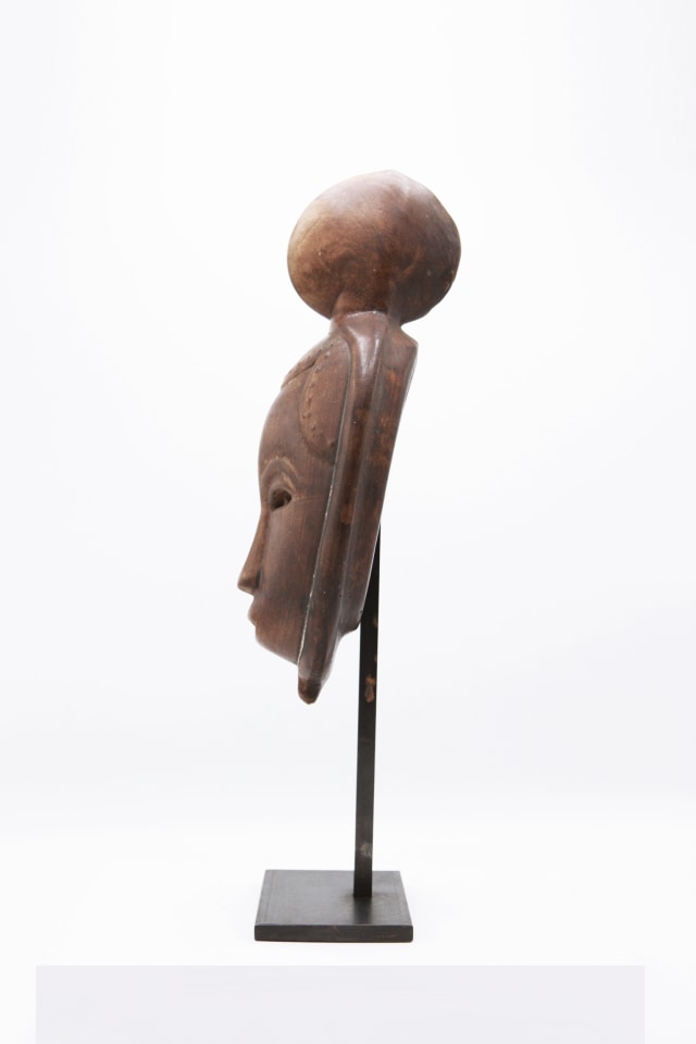 Jaque Sagan's ceramic mask, full side view