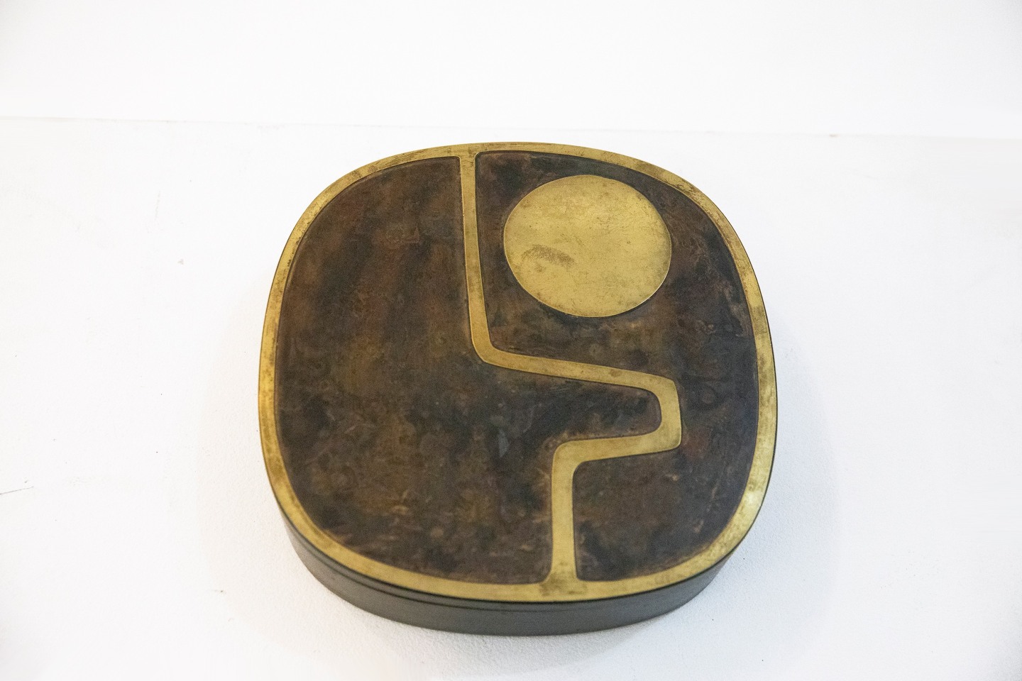 Jany Blazy's box, full view from above with closed lid