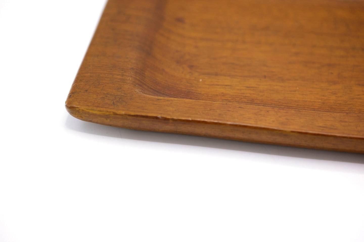 Alexandre Noll's large platter, detailed view of corner