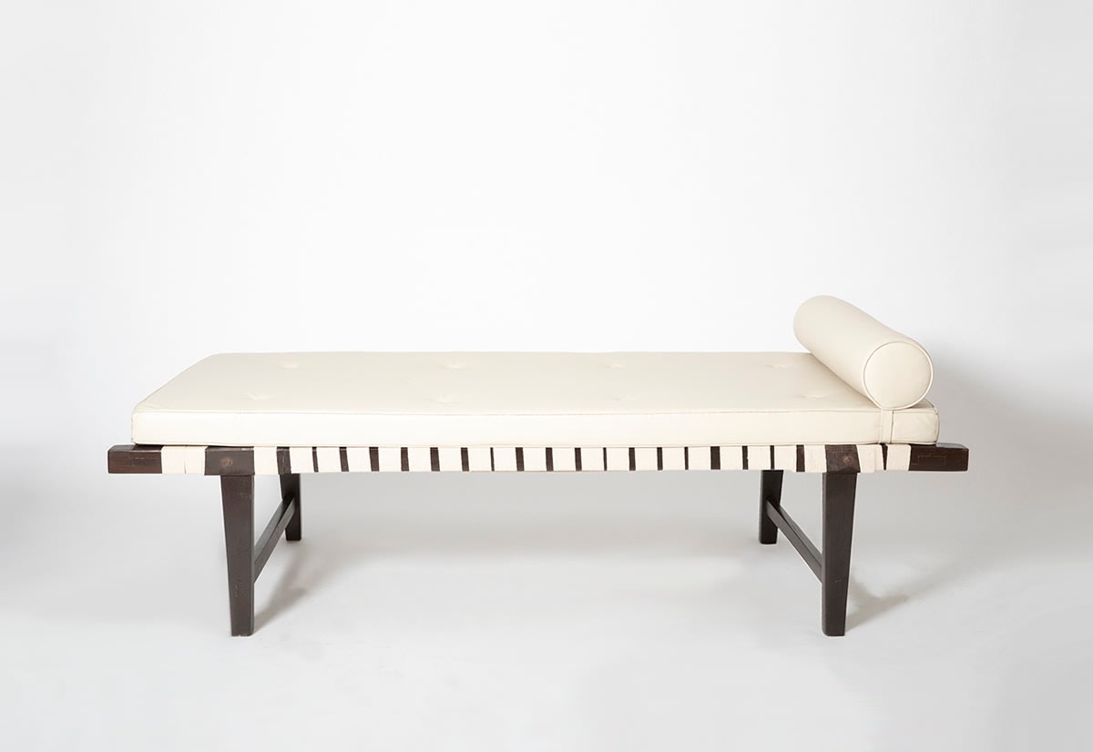 Pierre Jeanneret's daybed, full straight view