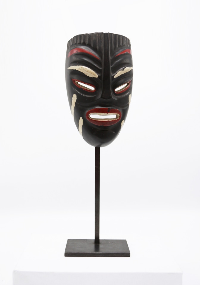 Jaque Sagan's ceramic mask, front view