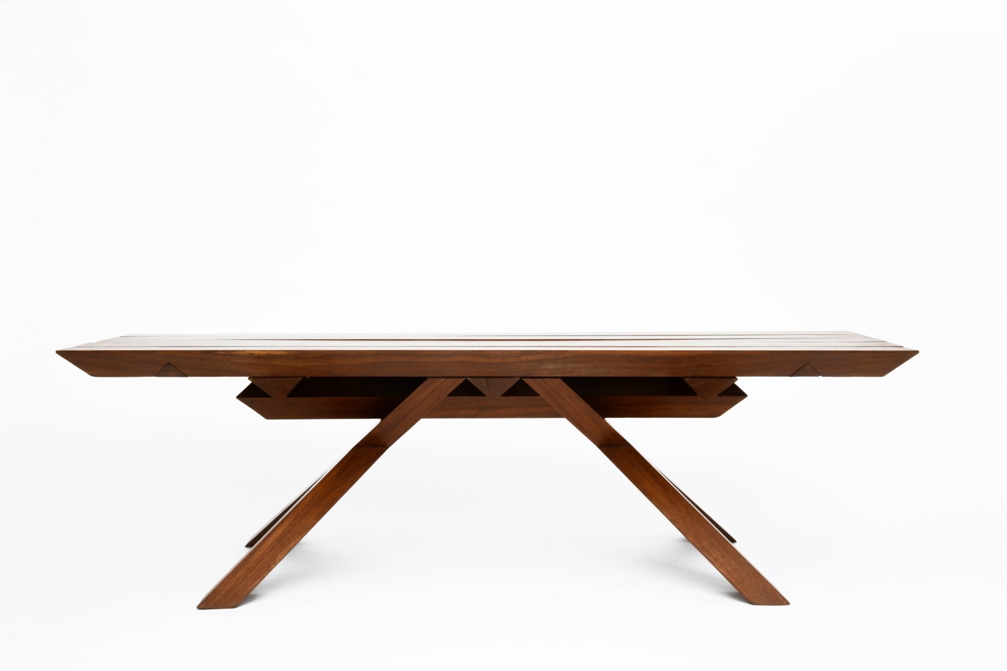 Dominique Zimbacca's unique sculptural table, full straight view from eye-level