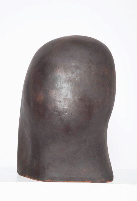 Annie Fourmanoir's ceramic sculpture front view