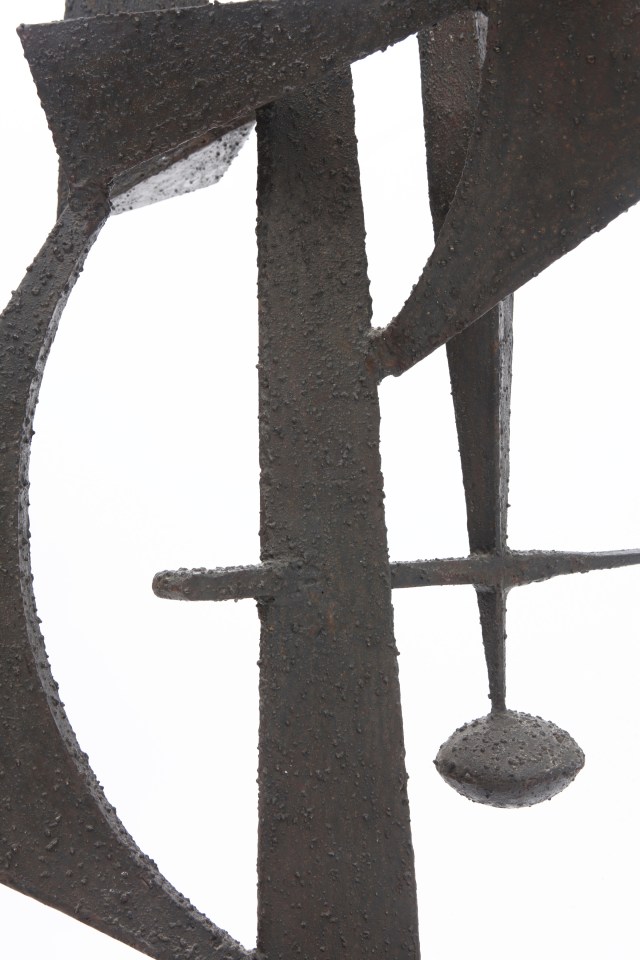 Michel Pinel's iron sculpture, detailed view of middle