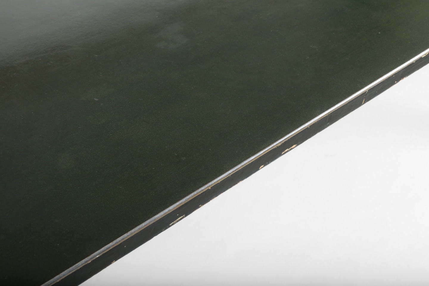 Le Corbusier, Pierre Jeanneret and Charlotte Perriand Table , c.1934_detailed image of tabletop