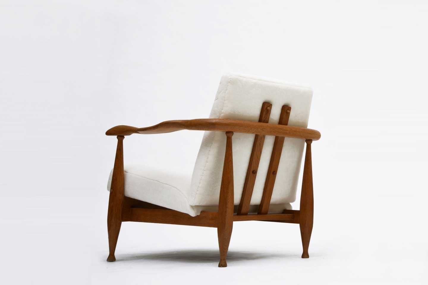 Guillerme et Chambron's armchair diagonal back view