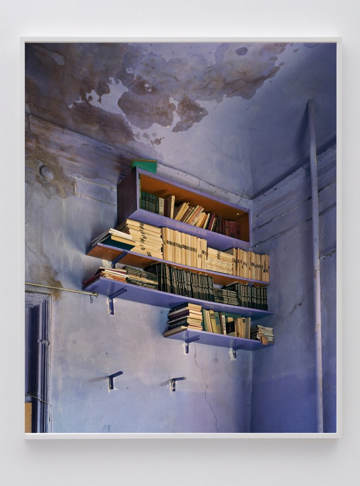 ALEC SOTH Ute's Books, Odessa, 2018