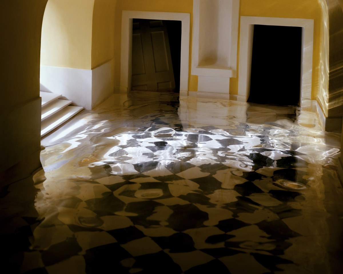 JAMES CASEBERE, Yellow Hallway #2, 2001