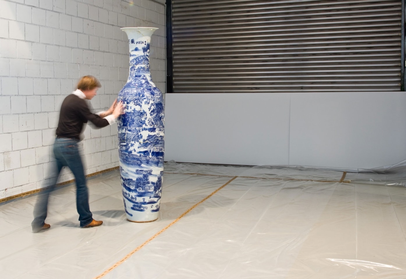 Kris Martin Vase, 2005