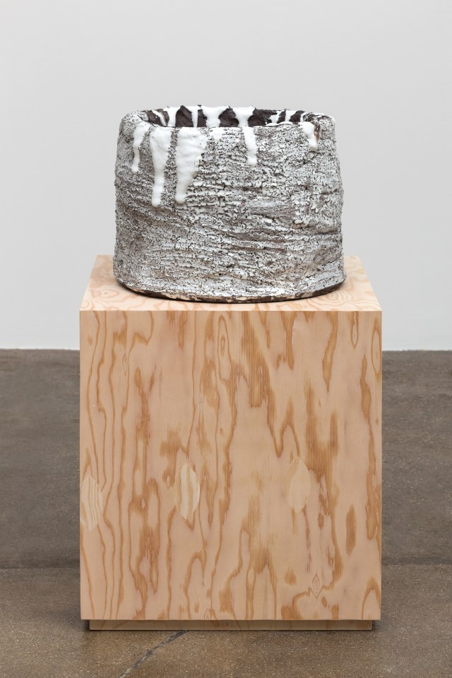 Mai-Thu Perret One lamp, ten thousand lamps, lamp after lamp without end, 2014