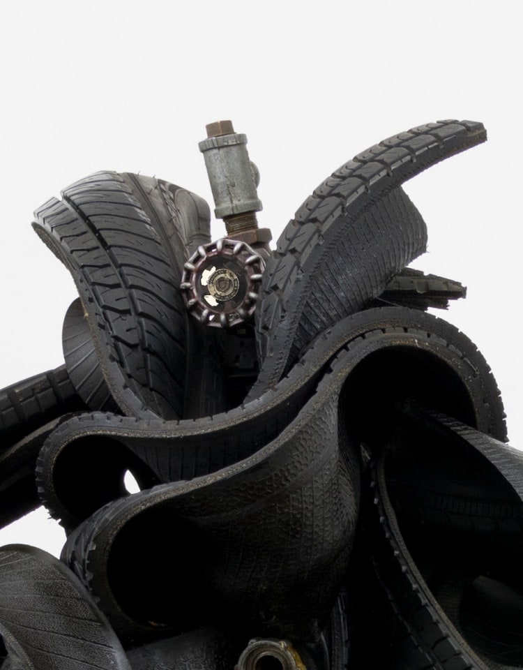 Chakaia Booker, Conversion, 2006 (detail)