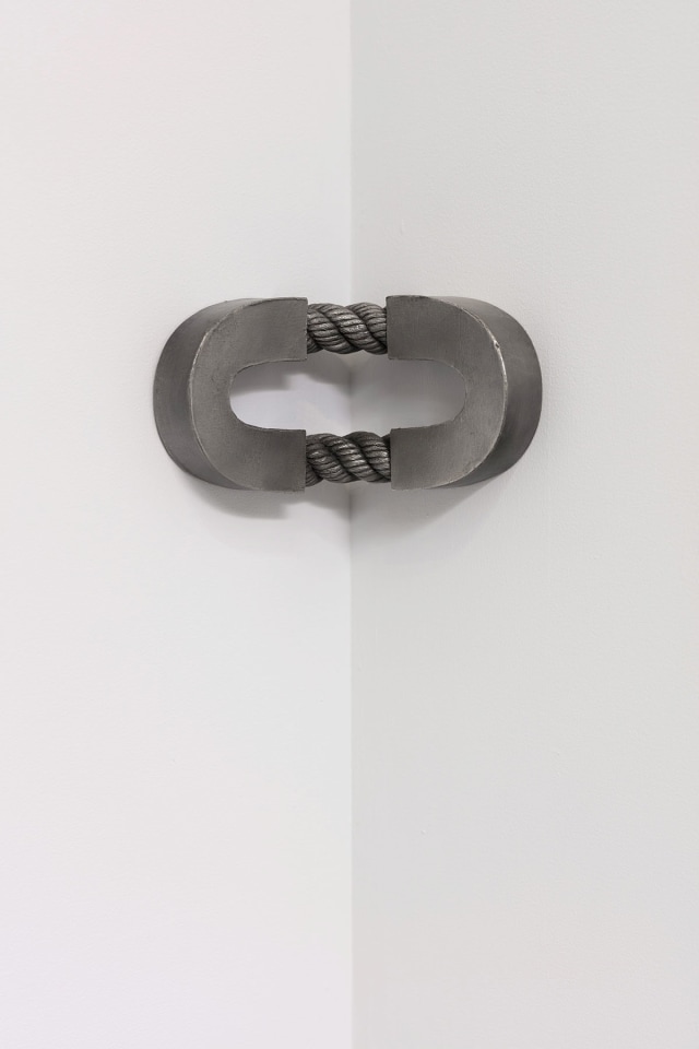 Ricky Swallow, Split &lsquo;O&rsquo; with Rope (Corner) and Split &#039;0&#039; with Rope, Reversed (Corner), 2016 - 2017