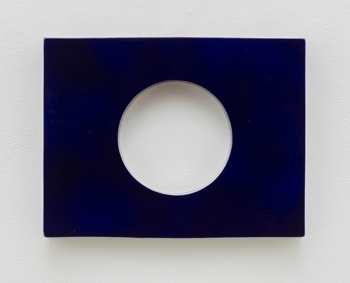 Mai-Thu Perret Stand a flower in a lapis lazuli vase, 2017
