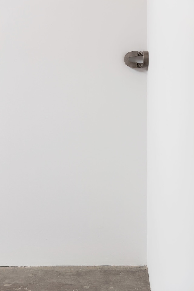 Ricky Swallow, Split &lsquo;O&rsquo; with Rope (Corner) and Split &#039;0&#039; with Rope, Reversed (Corner), 2016 - 2017