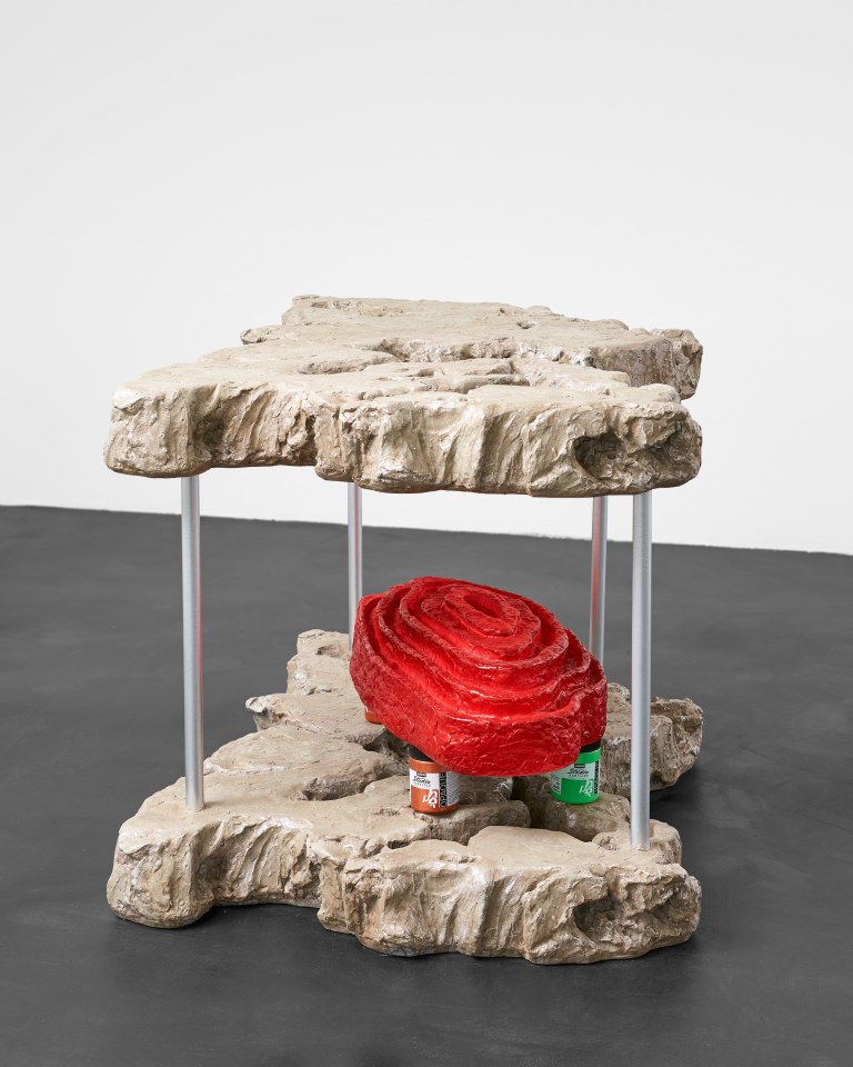 Guan Xiao, Container, under the rising structure, 2017