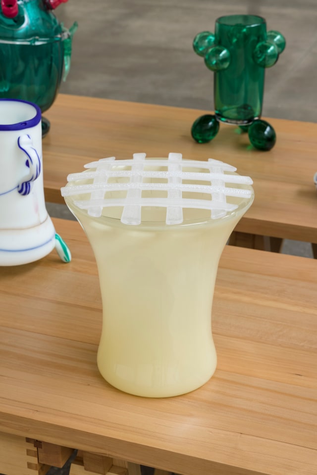 Andrea B&uuml;ttner, Vase (Taped), 2021