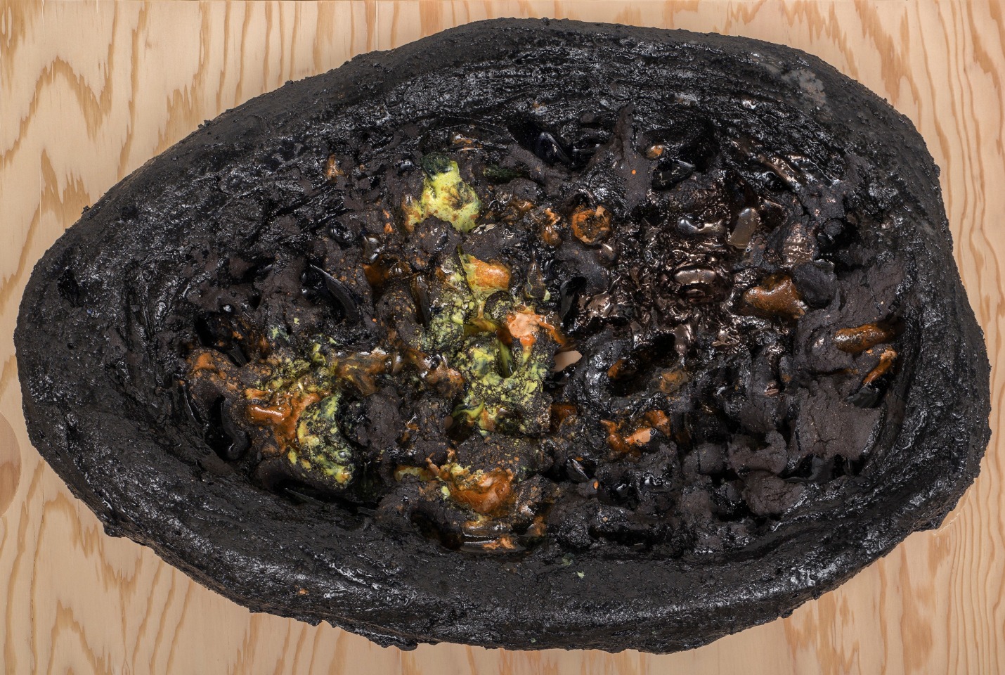 Mai-Thu Perret Play with it and even broken tile is gold, 2014