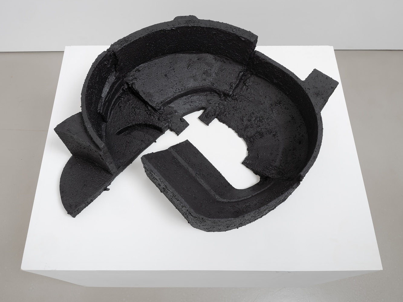 Nikita Gale

ARENAS 4

2024

Foam, graphite, acrylic, pumice

8 x 32 x 24 inches

20.3 x 81.3 x 61 cm

(NG 24/013)