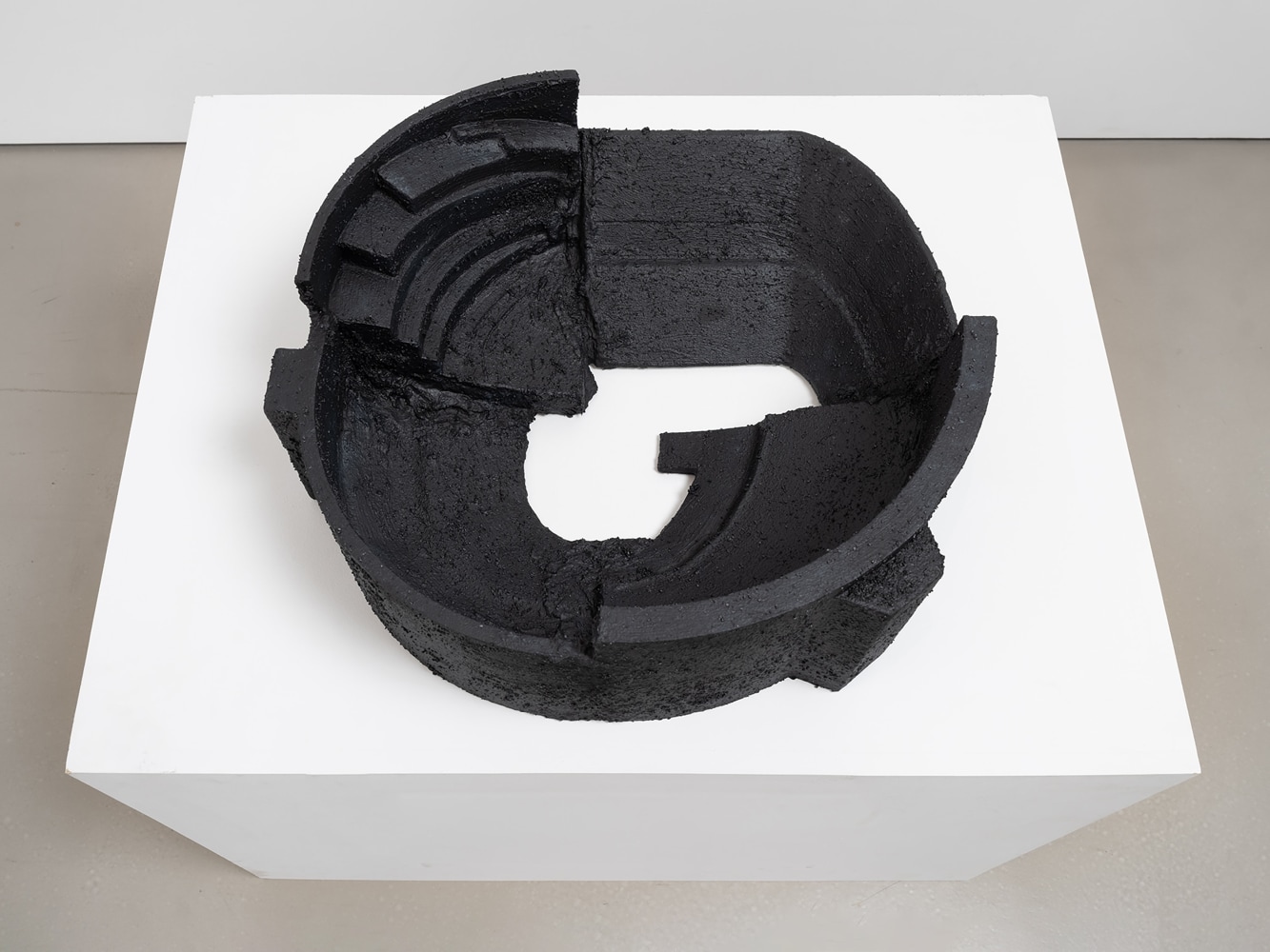 Nikita Gale

ARENAS 1

2024

Foam, graphite, acrylic, pumice

8 x 23 x 23 inches

20.3 x 58.4 x 58.4 cm

(NG 24/010)