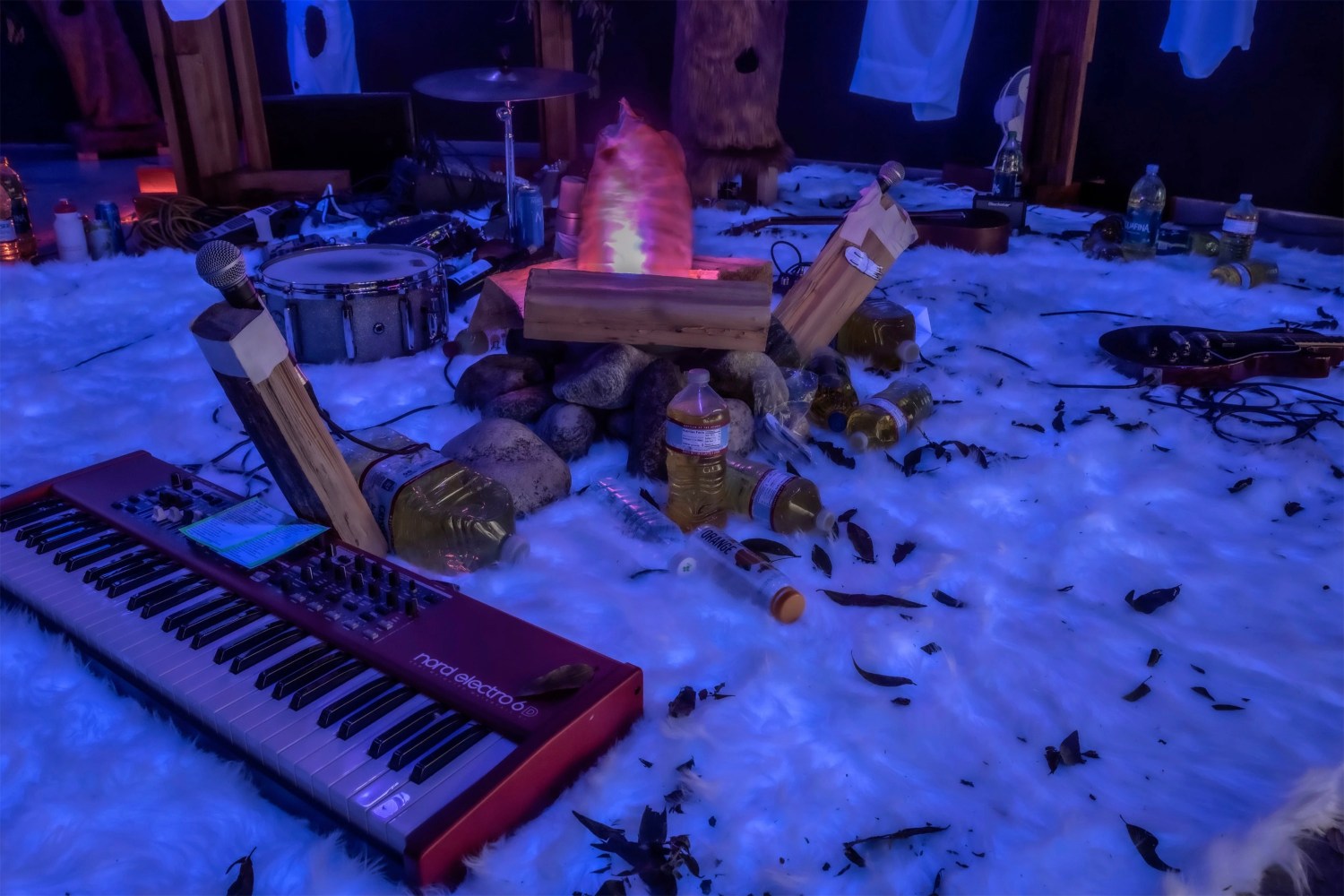 Jon Pylypchuk

i&amp;#39;ve got love for you

2023

Mixed media installation

Dimensions variable

$75,000