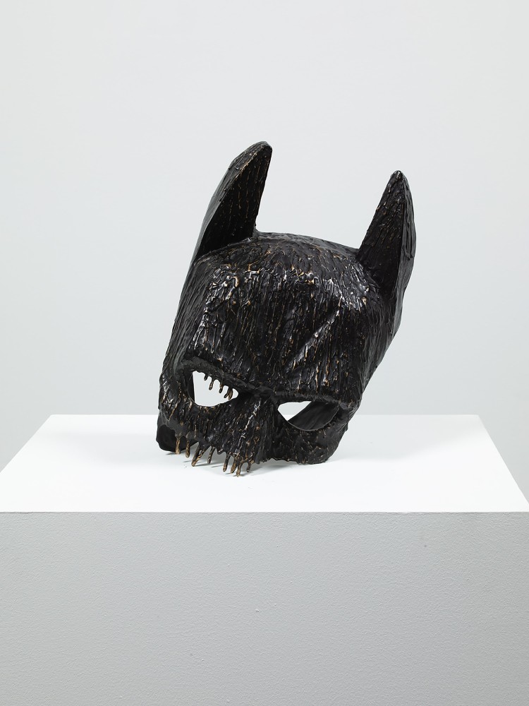 Joyce Pensato

Batman Mask

2022

Bronze and black patina

17.25 x 11 x 7.75 inches

44 x 28 x 20 cm

Edition of 20, 4 AP

(PEN 22/034)