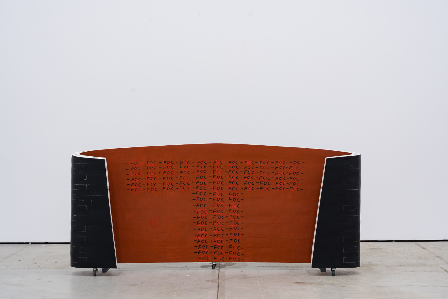 Marian Zidaru
Throne, 2016
Wood and acrylic
250x110x35cm
