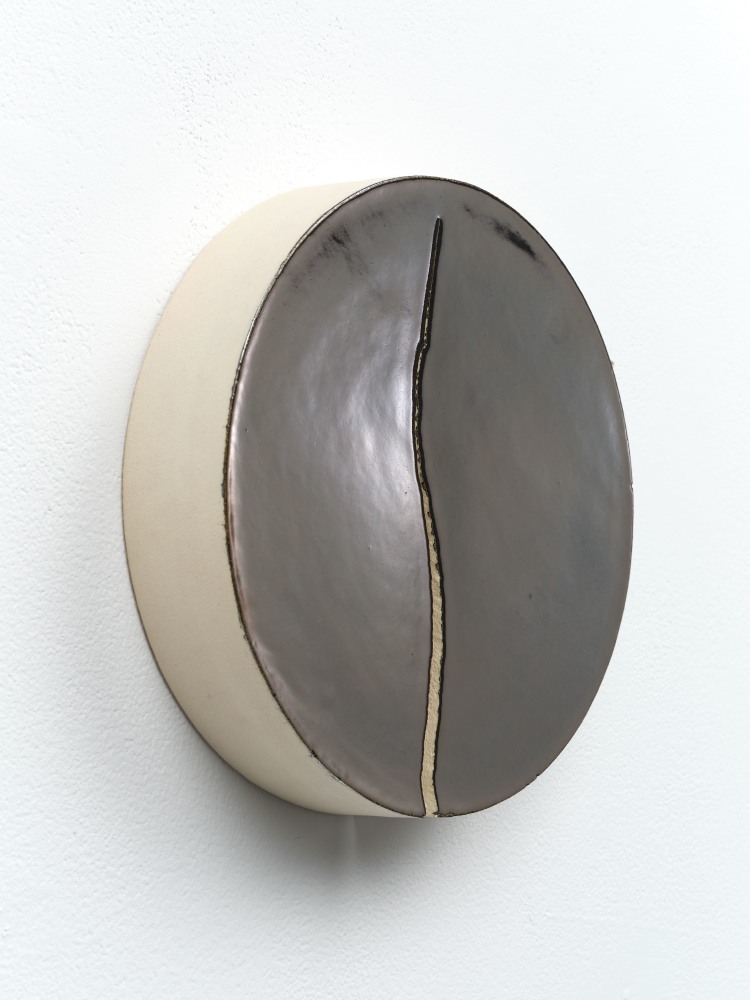 Jesse Schlesinger Untitled (portal 03), 2023 Glazed ceramic 11 3/8 diameter x 2 1/4 depth (inches) 28.9 diameter x 5.7 depth (cm)
