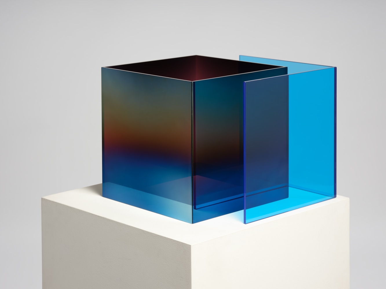 Larry Bell Untitled (Single Duo Nesting Box), 2021 Laminated glass coated with Inconel, SIO and Quartz 12 x 15 x 15 inches 30.5 x 38.1 x 38.1 cm