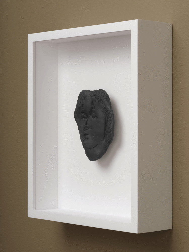 Erica Deeman

Untitled 13 (Self Portrait), 2020

Cassius Obsidian clay, unique in a series

Framed Dimensions:

10 1/2 x 8 3/4 x 2 3/4 inches

26.7 x 22.2 x 7 cm

Edition of 3

$6,500.