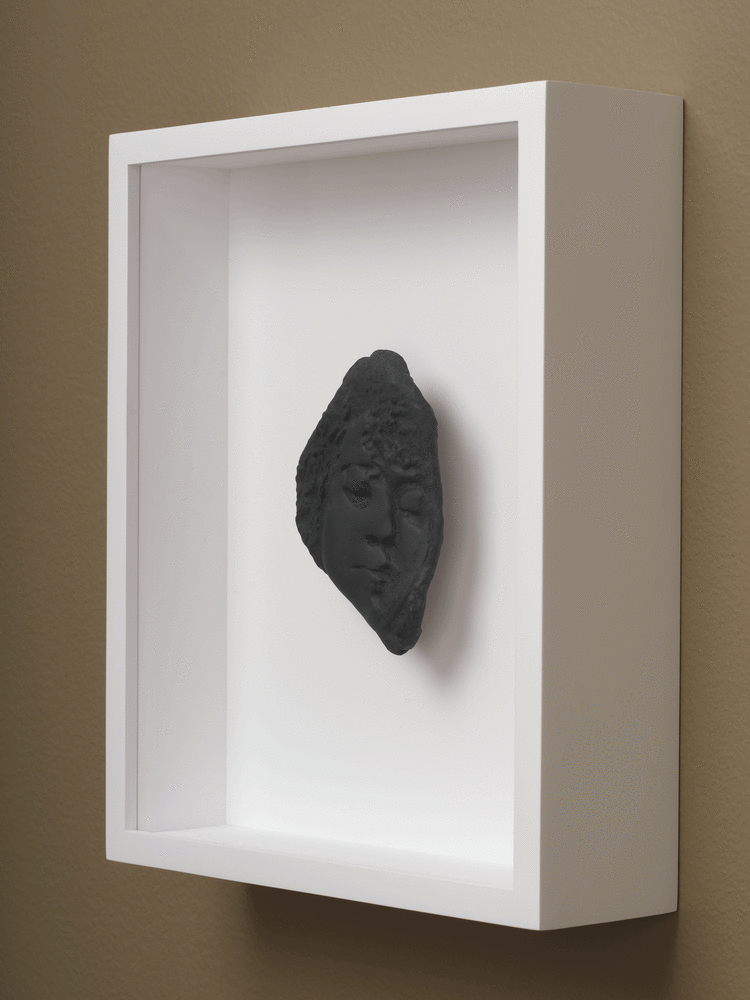 Erica Deeman

Untitled 04 (Self Portrait), 2020

Cassius Obsidian clay, unique in a series

Framed Dimensions:

10 1/2 x 8 3/4 x 2 3/4 inches

26.7 x 22.2 x 7 cm

Edition&amp;nbsp;of 3

$6,500.