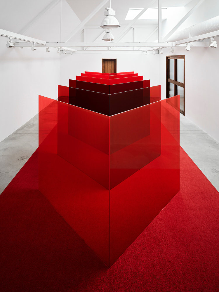 Larry Bell Pacific Red II, 2017 12 panels laminated glass Overall dimensions variable with installation