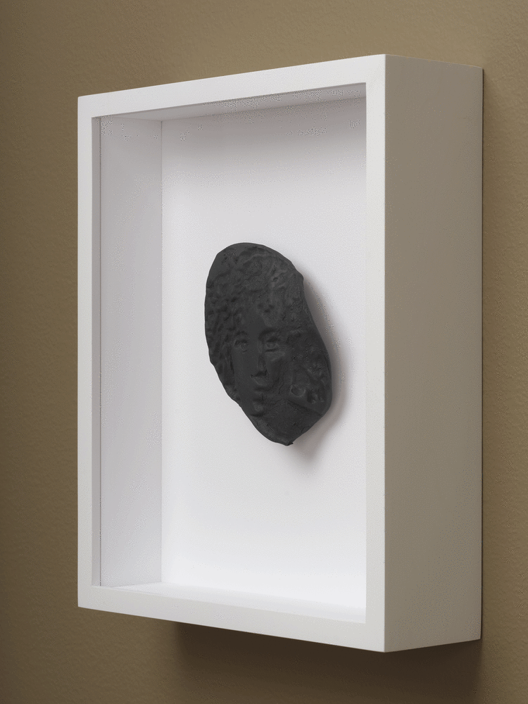 Erica Deeman

Untitled 01 (Self Portrait), 2020

Cassius Obsidian clay, unique in a series

Framed Dimensions:

10 1/2 x 8 3/4 x 2 3/4 inches

26.7 x 22.2 x 7 cm

Edition&amp;nbsp;of 3

$6,500.
