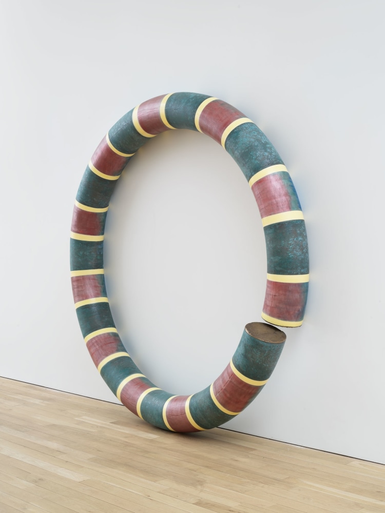 Mark Handforth
Serpent Belt, 2023
Stainless steel, bronze, copper coating, and polyurethane paint
36 x 96 x 96 inches
(91.4 x 243.8 x 243.8 cm)