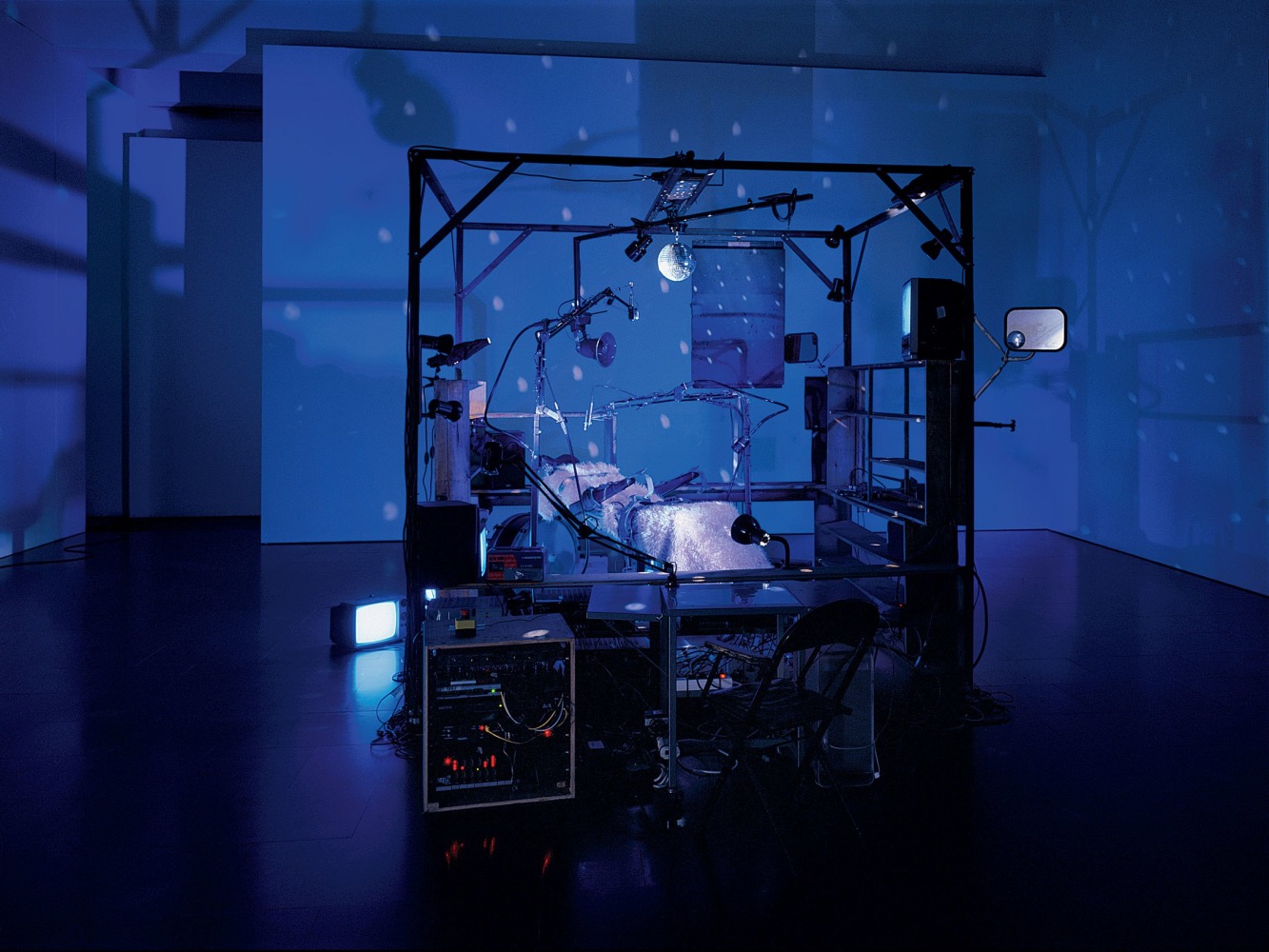 Janet Cardiff and George Bures&amp;nbsp;Miller
The Killing Machine, 2007
Mixed media/audio installation
Pneumatics and robotics
Duration: 5 minutes
94 x 156 1/2 x 98 1/2&amp;nbsp;inches
(238.8 x 397.5 x 250.2 cm)