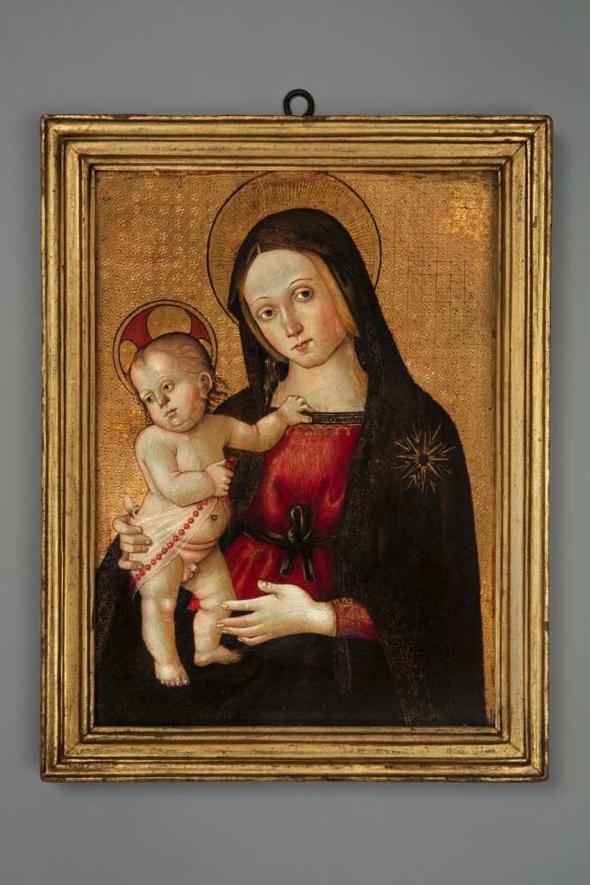 Maestro della Madonna di Orte (active c. 1490-1520)
The Madonna and Child, c. 1495-1500
Italy, Viterbo
Oil, tempera, and gilding on poplar
18 1/2 x 13 3/4 x 1 inches (exc. frame)
(47 x 34.9 x 2.5 cm)
21 1/4 x 16 1/4 x 2 inches (framed)
(54 x 41.3 x 5 cm)