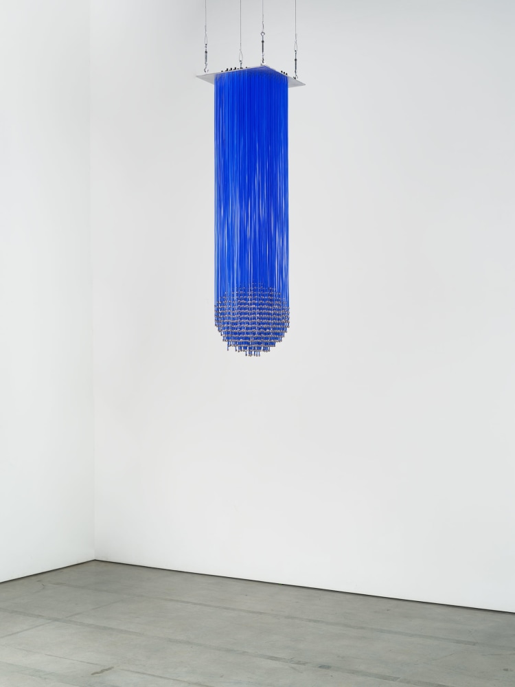 Eva LeWitt
Untitled (3), 2021
Silicone and metal beads
59 x 16 x 16 inches
(149.9 x 40.6 x 40.6 cm)
Image courtesy of VI, VII, Oslo