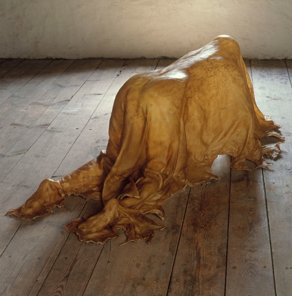 Janine Antoni
Saddle, 2000
Full raw hide, cast of artist&amp;#39;s body
26 x 33 x 79 inches
(66.04 x 83.82 x 200.66 cm)