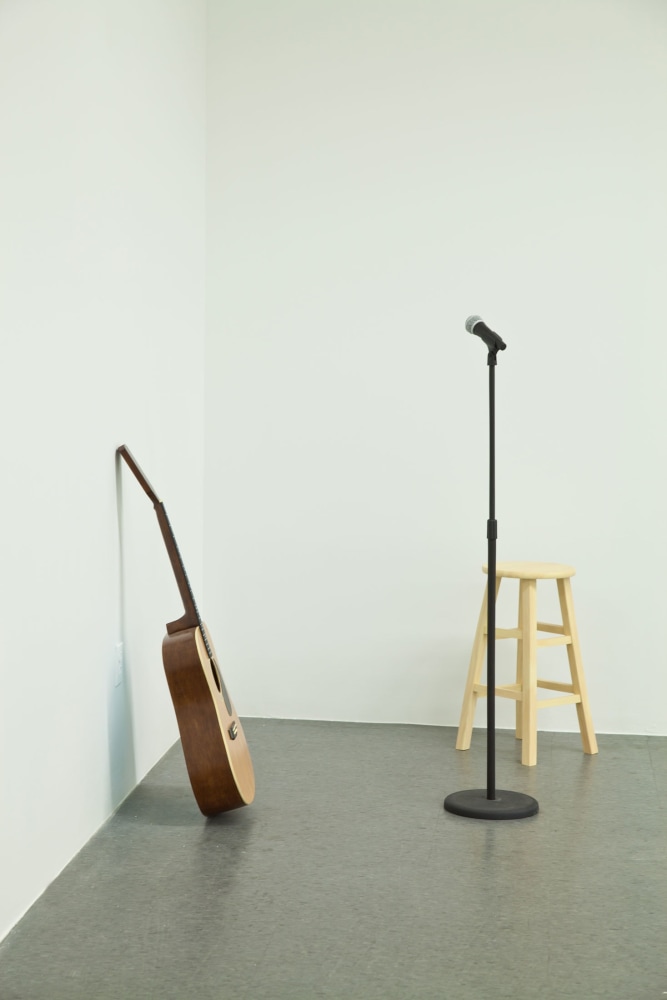 Tom Friedman
Moot, 2014
Paint and Styrofoam
Guitar: 41 3/8 x 15 5/8 x 4 3/4 inches (105.1 x 39.6 x 12.1 cm)
Mic: 54 1/2 x 10 1/2 x 10 1/4 inches (138.4 x 26.7 x 26 cm)
Stool: 23 1/4 x 12 1/4 x 12 1/4 inches (59.1 x 31.1 x 31.1 cm)