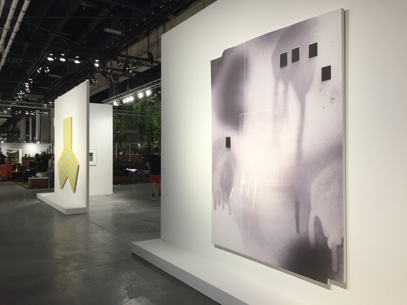 Luhring Augustine

Art Basel Miami Beach, Booth E11

Installation view

2017