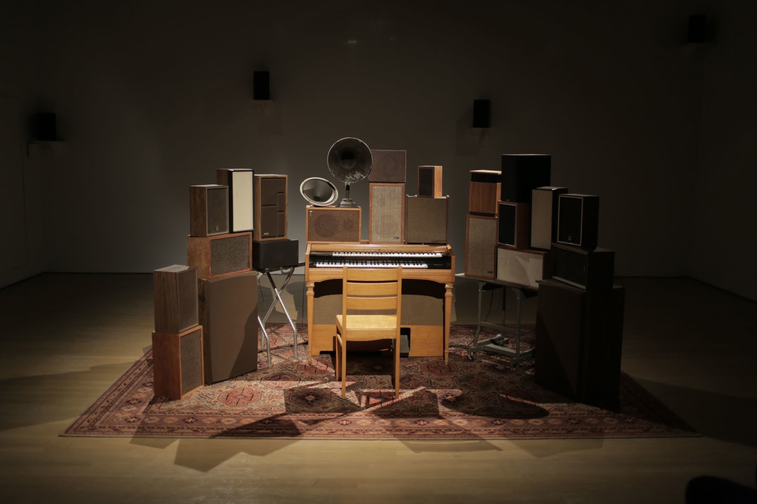 Janet Cardiff and George Bures Miller
The Poetry Machine,&amp;nbsp;2017
Interactive audio/mixed-media installation including organ, speakers, carpet, computer and electronics
Dimensions variable
Installation view,&amp;nbsp;Leonard Cohen: A Crack in Everything
November 9, 2017 &amp;ndash;&amp;nbsp;April 12,&amp;nbsp;2018
Mus&amp;eacute;e d&amp;#39;art contemporain de Montr&amp;eacute;al, Canada