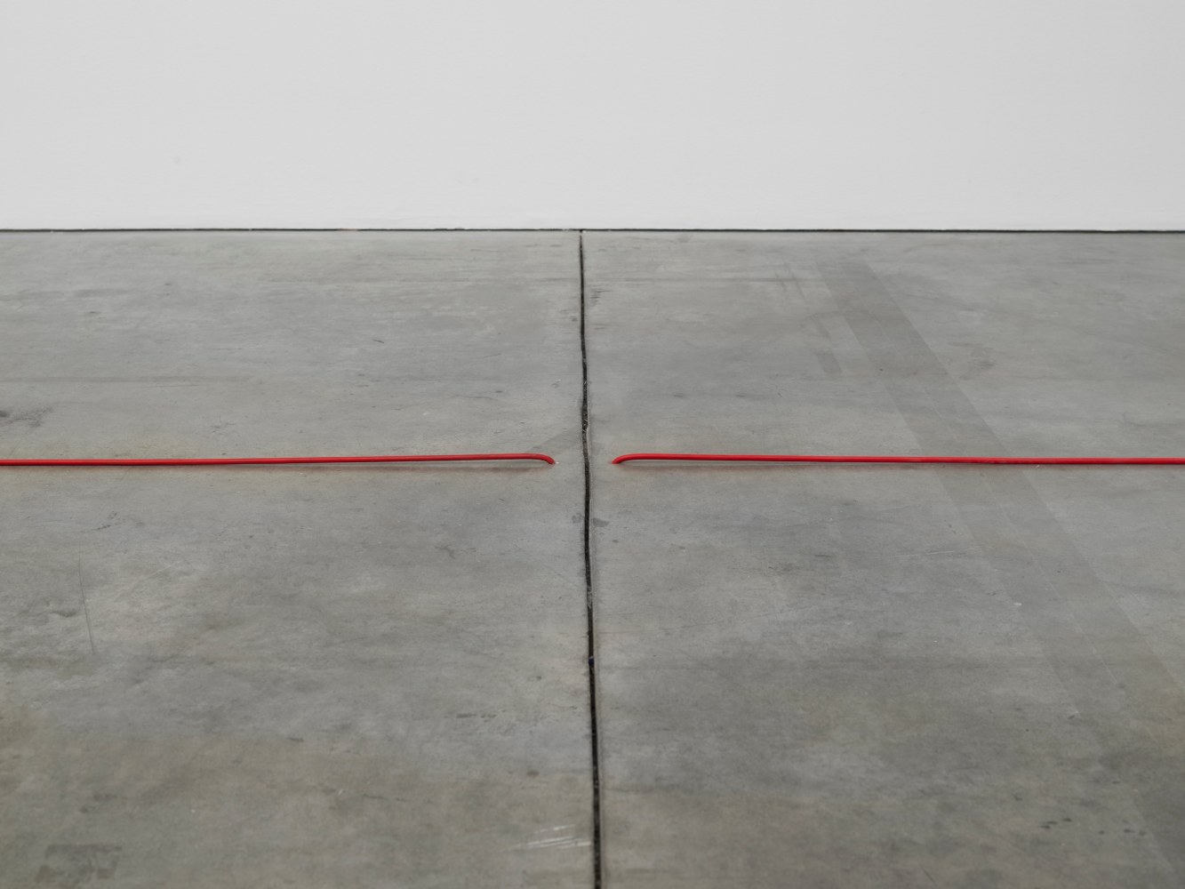 Lucia Nogueira
Needle, 1995&amp;nbsp;(detail)
Glass, silicon piping
83 7/8 x 20 7/8 x 354 3/8 inches
(213 x 53 x 900 cm)